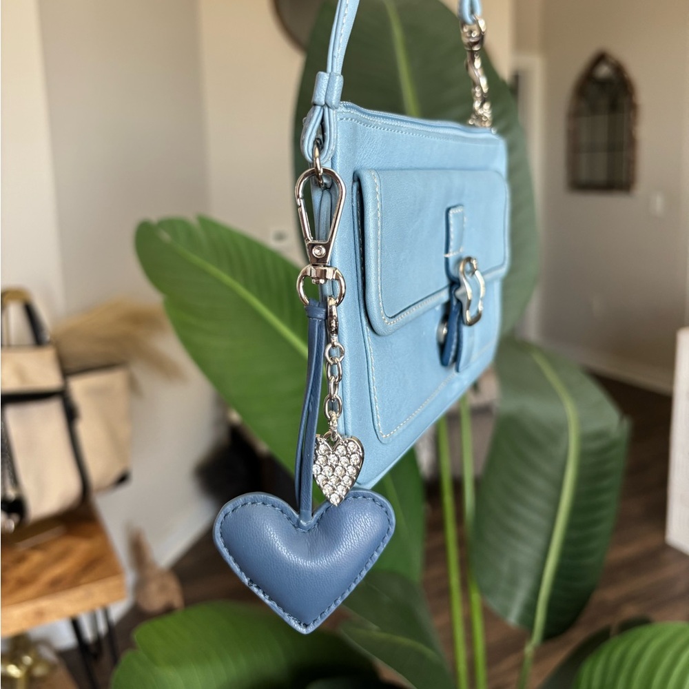 ❌❌SOLD❌❌🩵VTG COACH Hamptons Leather Lrg Skinny Wristlet🩵 - Picture 8 of 15